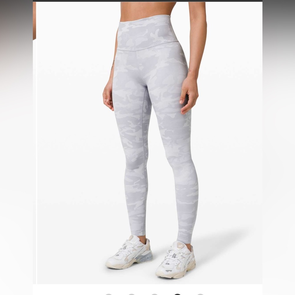Lululemon Wunder Under High-Rise
Tight 28" * Luxtreme Incognito Camo white Sz 4